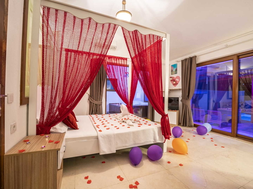  gece  -  Kasım
  | Kalkan İslamlar Balayı Villası: Taş ve Ahşabın Romantik Uyumu